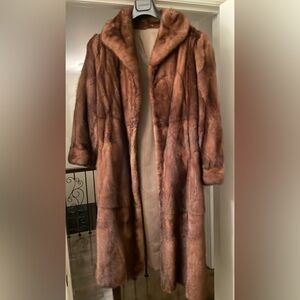 Beautiful vintage brown mink fur coat